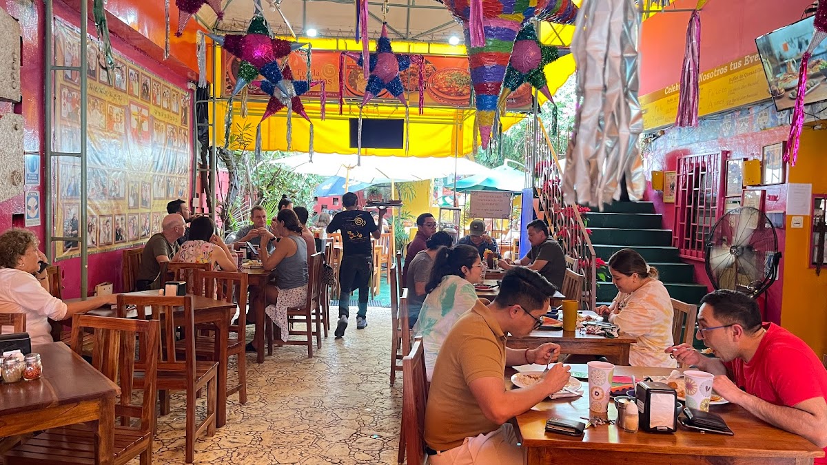 Restaurante La Fonda de las Piñatas — restaurante mexicano en Cancún